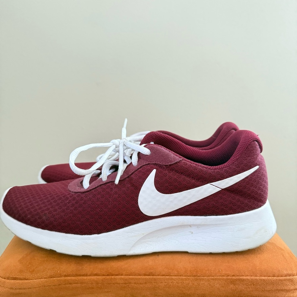 Nike Burgundy and White Athletic Shoes - Picture 3 of 5